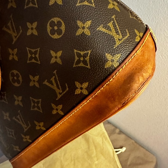 💯% Authentic Louis Vuitton Alma 30 - Picture 3 of 9